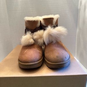 Ugg Gita with Bow